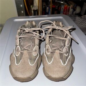 Yeezy Kids Adidas in blush